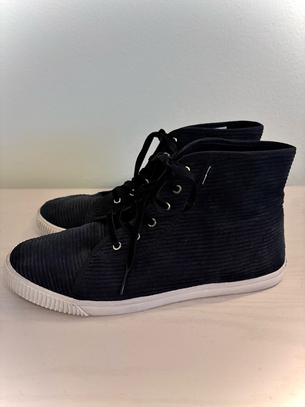 Toms Corduroy Camarillo Black High Top Sneakers Velvet Laces